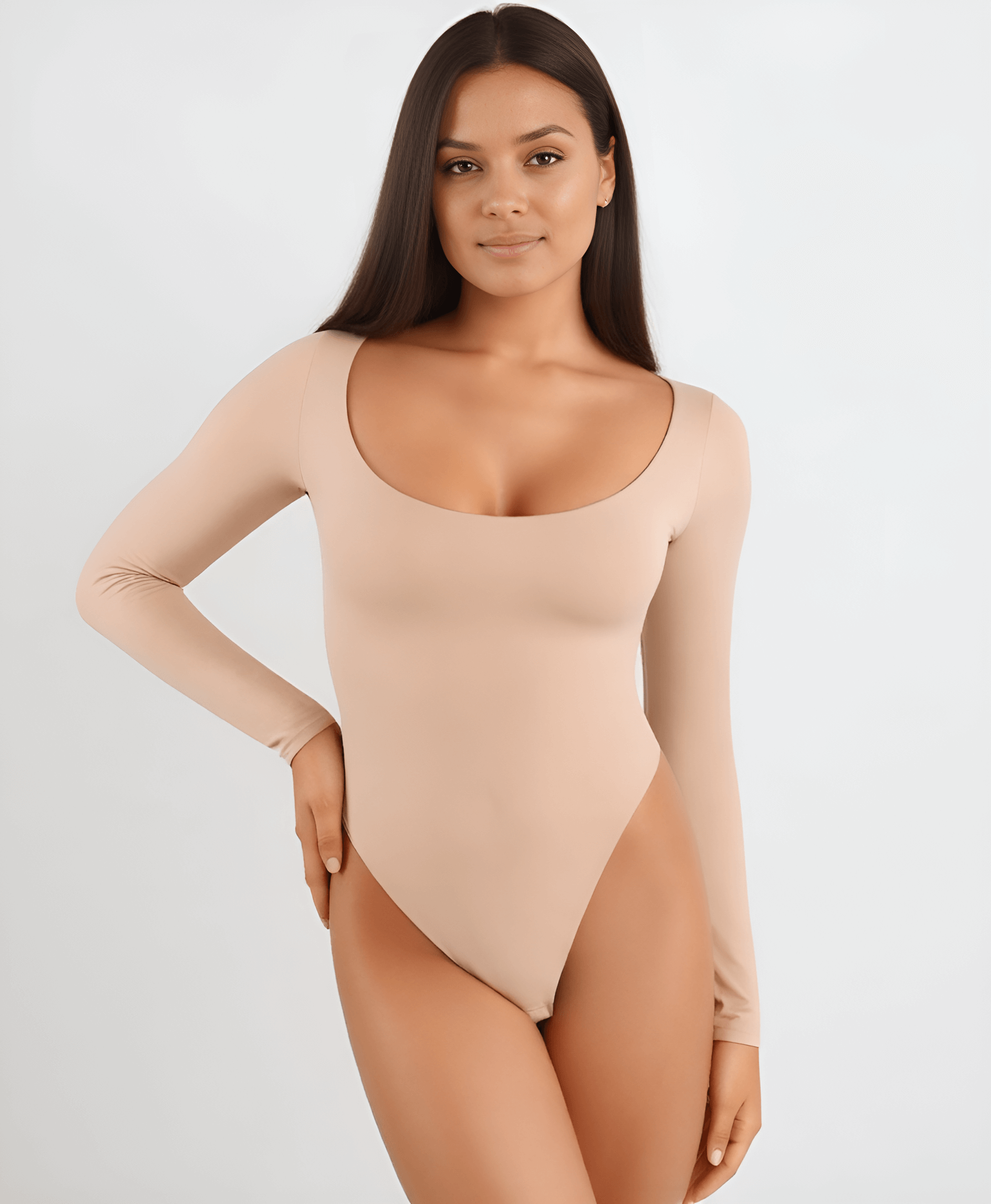 Langärmliger Tanga-Body in nude von Tothecurve Shapewears, ideal für eine schmeichelhafte Silhouette.